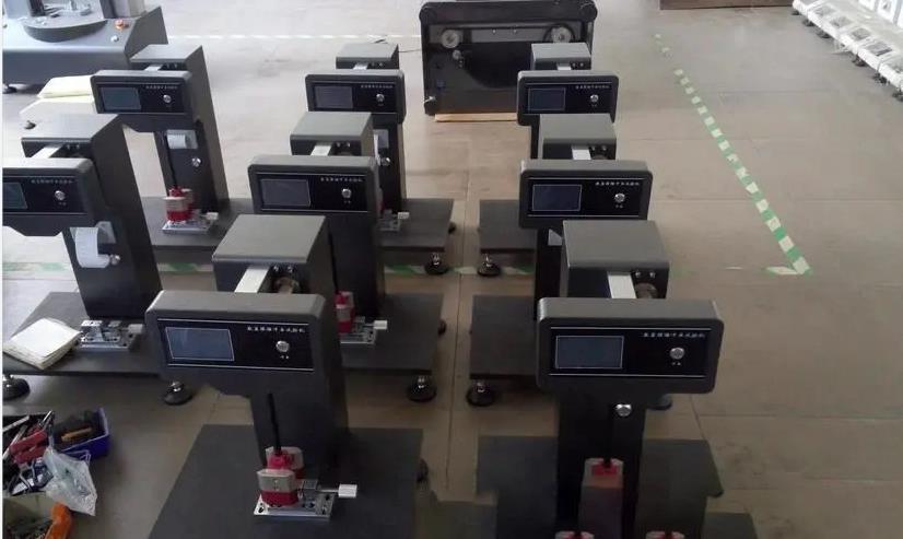 什么叫做萬能材料試驗機？關于試驗機的分類，你知道多少？